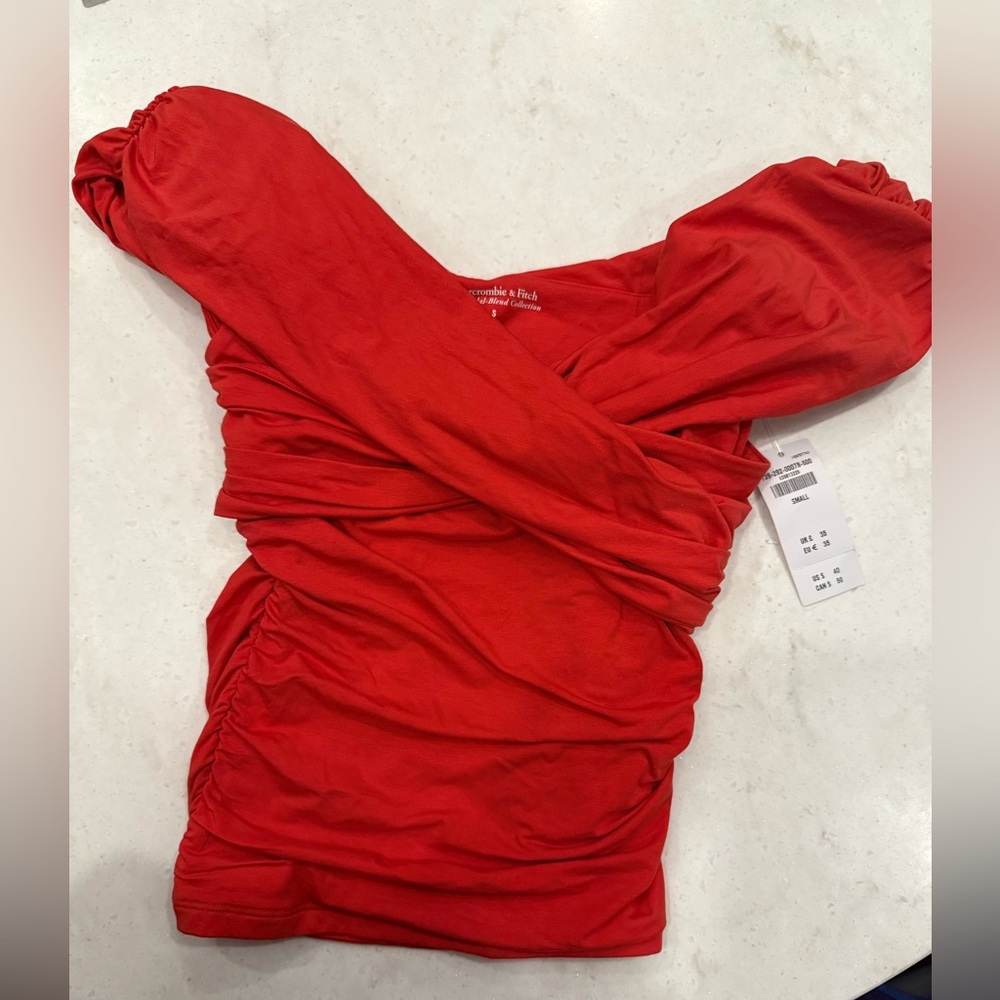 Abercrombie & Fitch off the shoulder cross top